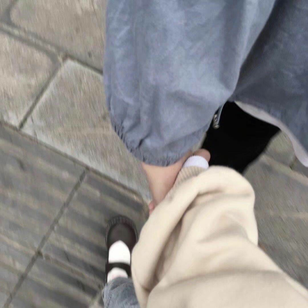 甜甜的情侣头像要有最朴素的生活和最遥远的梦想