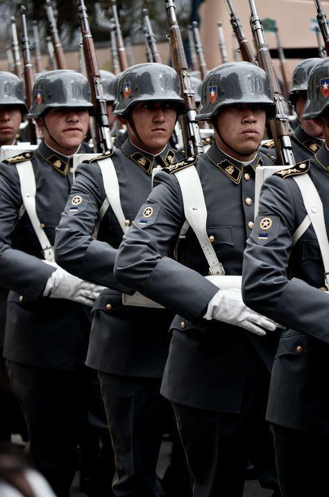 这个国家阅兵为何至今都德味十足连女兵都不例外