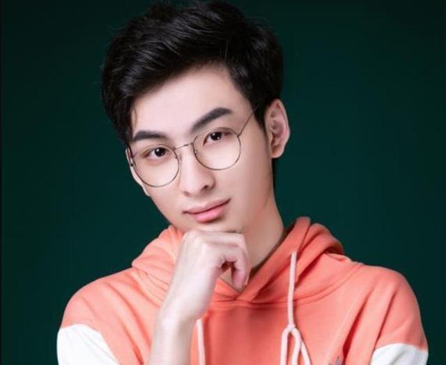 王者荣耀:赖神巅峰赛撞车林度,老夫子被打成0-9,求队友不要举报