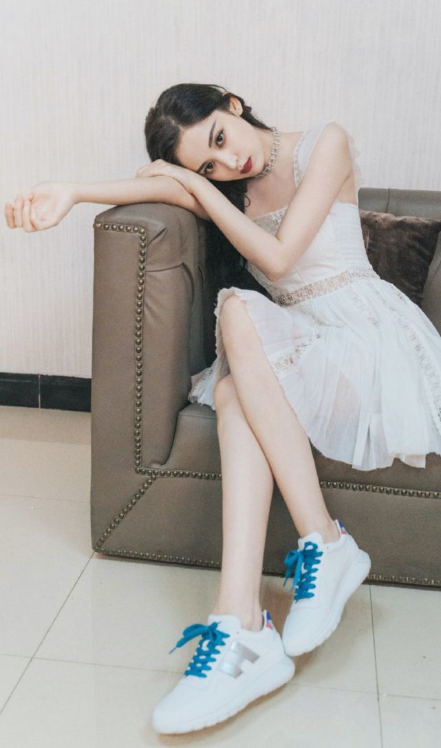 当她双腿合并那一刻,腿直的像电棍|古力娜扎|鱿鱼坐|搭配