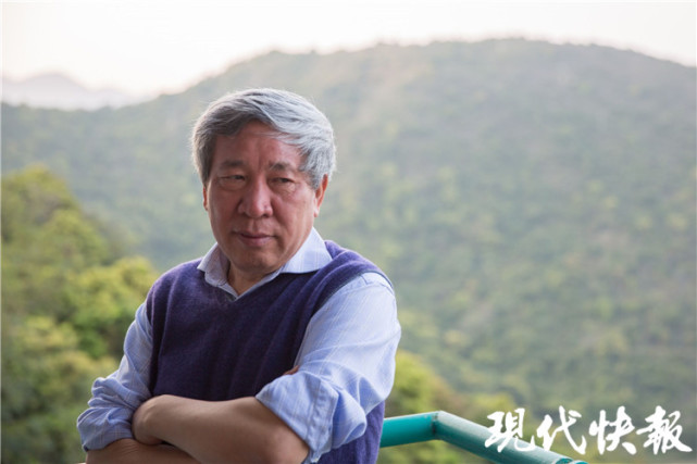 阎连科谈新作《她们》：无意女性主义，只想理解为人的她们_腾讯新闻