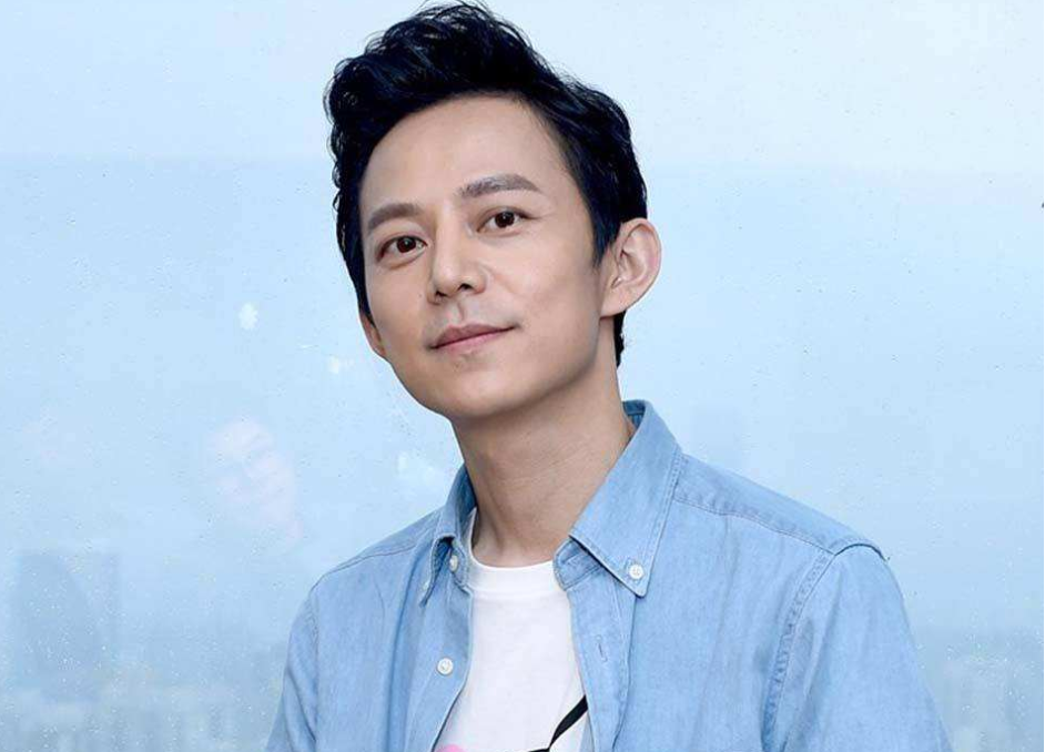 何炅有着什么样的人格魅力呢?他八面玲珑,