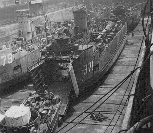 該艦於1945年11月將信濃號的一門460毫米主炮運回美國東海岸.