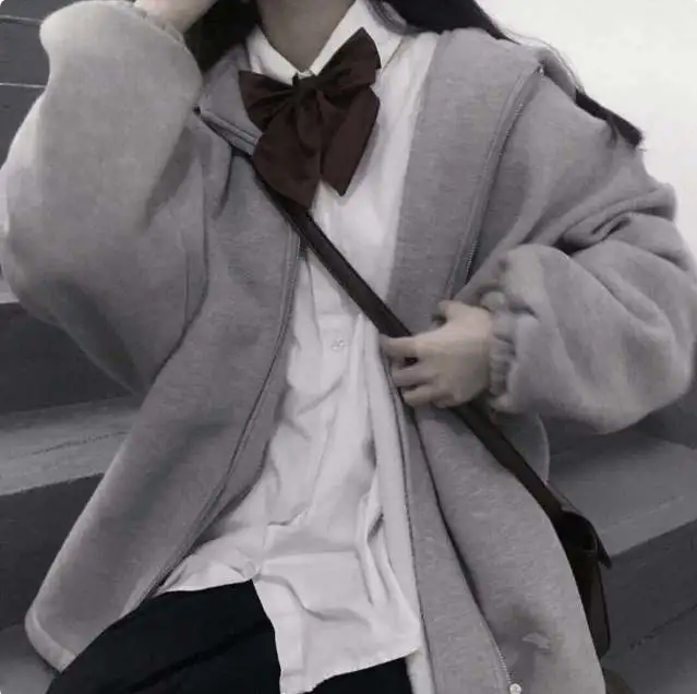 微丧不露脸真人女生头像你的一句来日方长让我目睹了人走茶凉