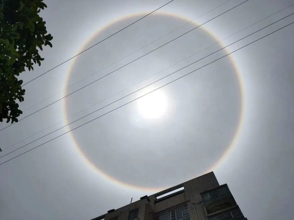 衡阳上空现"日晕"奇观刷爆朋友圈,这是什么征兆?