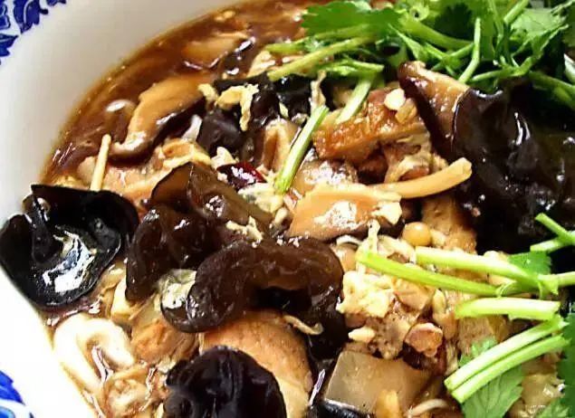 只有北京人才念的顺溜——青豆嘴儿 香椿芽儿 焯韭菜切成段儿芹菜末儿