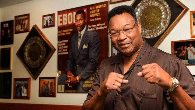 通过三场比赛分析拉里霍姆斯被称为传奇拳王的原因