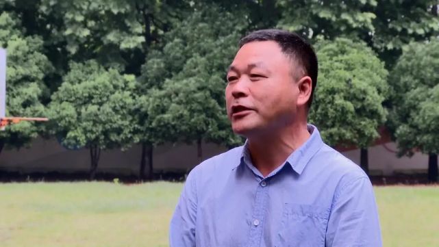 分宜三小副校长严福成表示,复学后如果学生在校内出现身体异常,学校将