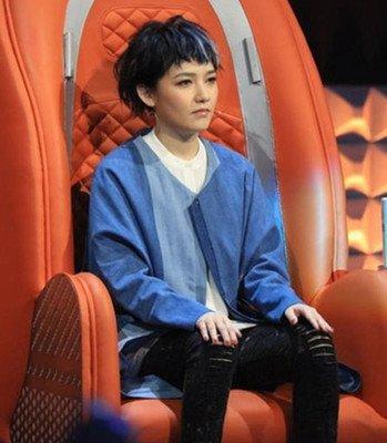 范晓萱在《中国新歌曲》担任导师时,作为她铁粉的歌手刘维特意前去