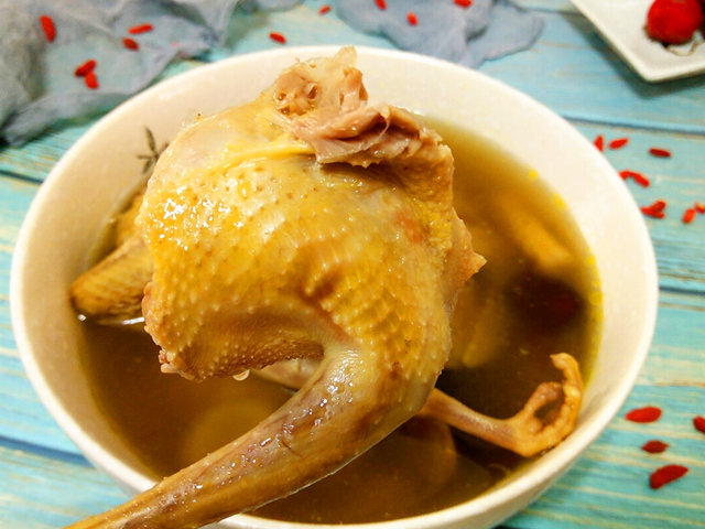 都说"一鸽胜九鸡",鸽子汤这样炖才最滋补,鲜味浓,营养不流失