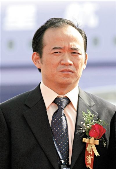 他是传奇首富牟其中狱友3次入狱百亿帝国崩塌被全球通缉