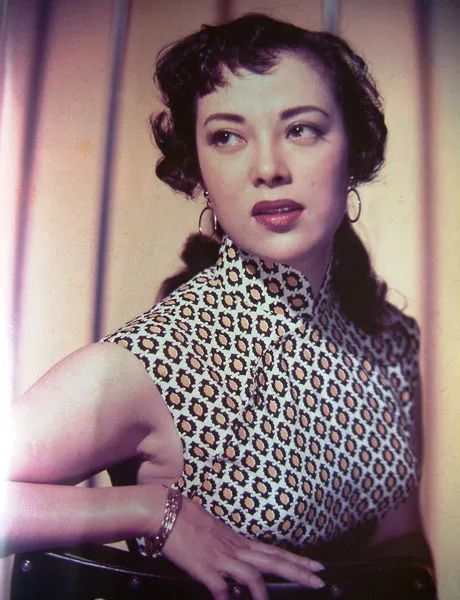 人人会唱夜来香却无人识李香兰