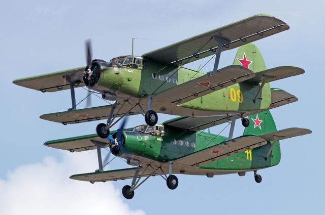 运输机,它居然采用的是双翼布局外加帆布蒙皮——这反而像是一战时期