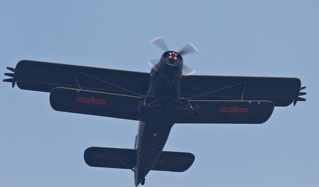 最强农药机还是祖传运输机这款单发运输机去年还卖回了原产国