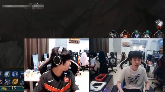 让人意外的是,在随后再次输掉游戏后,金贡直接将键盘砸烂.