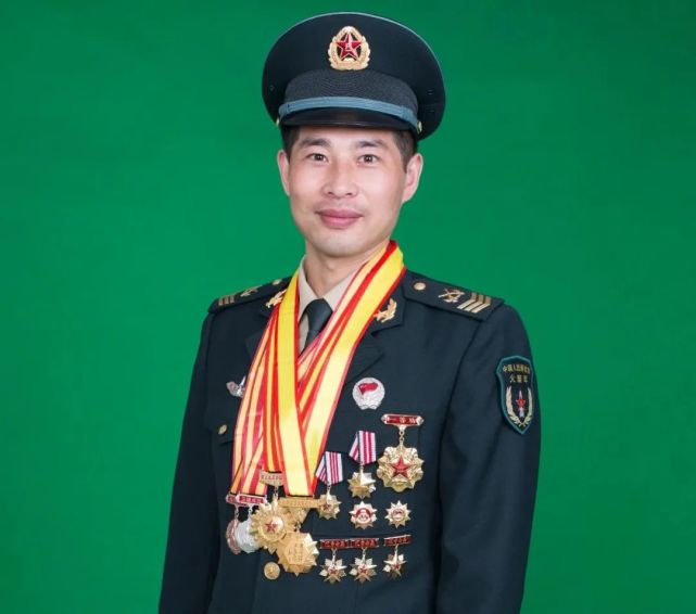 全国人大代表,二级军士长周丰林:用爱点亮远山的希望