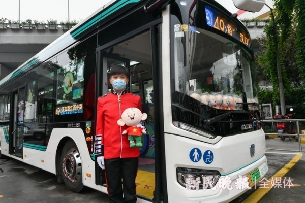 49路大耳朵图图专车迎接儿童节