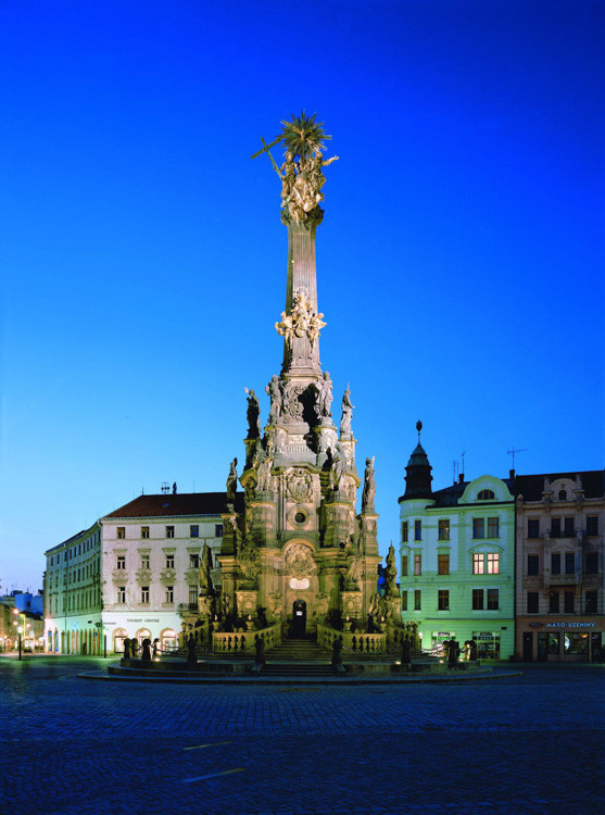 中欧的黑死病纪念柱_腾讯新闻