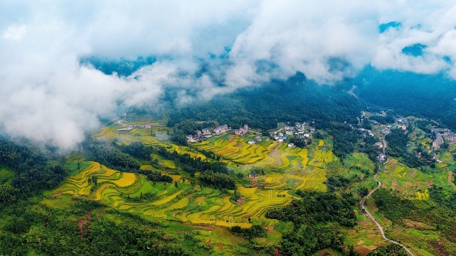 巴蜀是指四川盆地及其附近地区大致范围包括川渝及其附近地区旅游