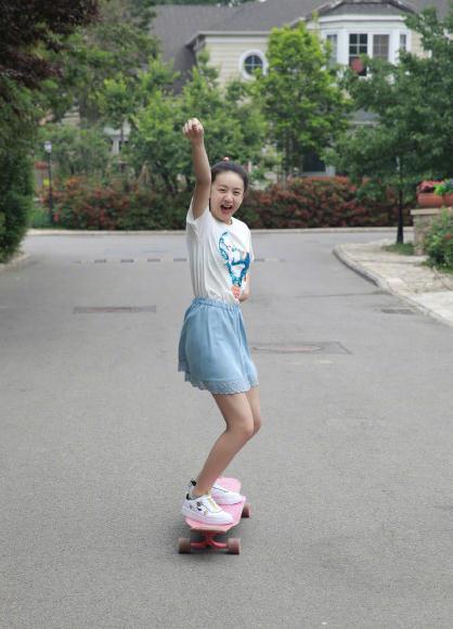 12岁森碟蜕变成少女颜值暴增逆天大长腿抢镜身高直逼170