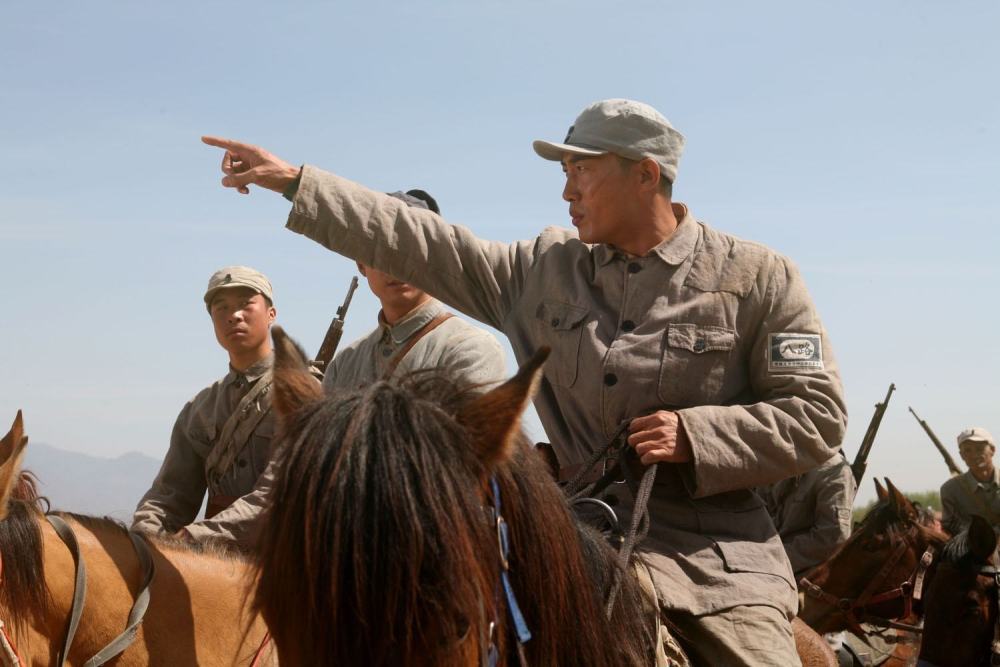 开国中将在外打仗20多年建国后回家探亲闹出了大事情