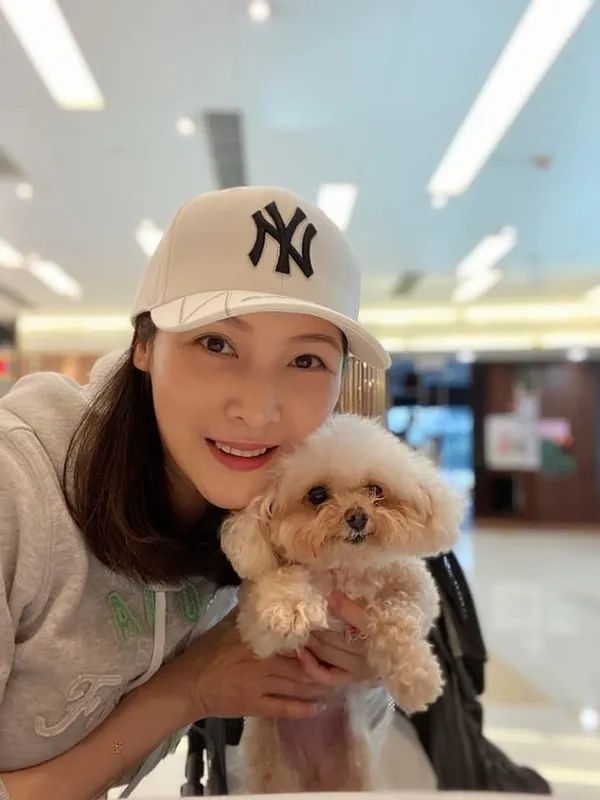 不知道到时是否真的有机会能够看到钟洁仪再度重回幕前呢?