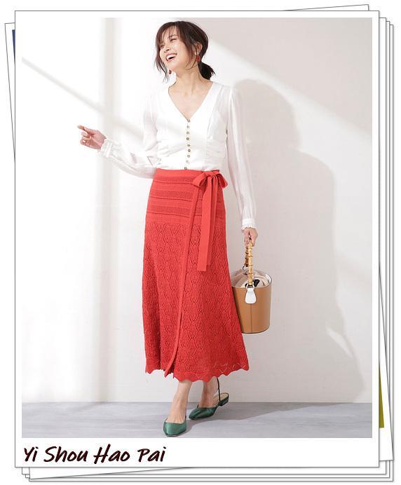 夏季红裙子怎么搭 用黑白灰 红色半身裙的日系造型分享 裙子 半身裙 日系 上衣 搭配 时尚穿搭