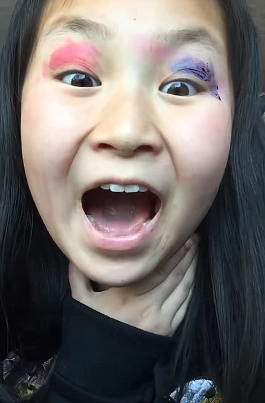 00后仿妆"小丑女",本以为是在开玩笑,看到成品:好挑衅!