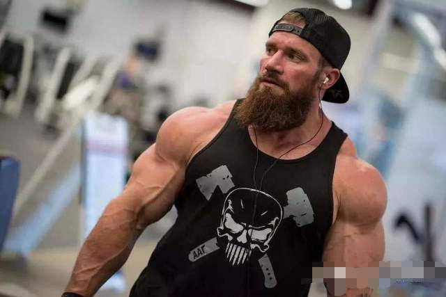 肌肉大汉伪装成大胖子,挑战沙滩肌肉男,太厉害了