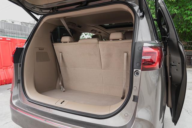 举重若轻实拍新款上汽通用别克gl8es陆尊