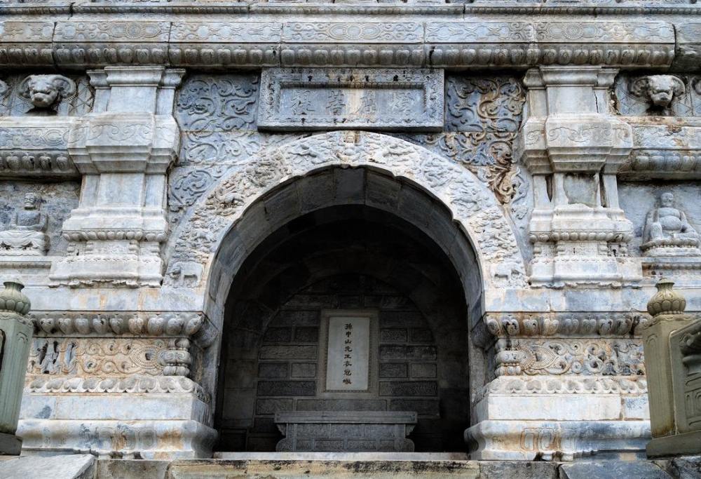 寺庙|北京一座园林式寺庙，布局紧凑、保存完好，曾被扩建过