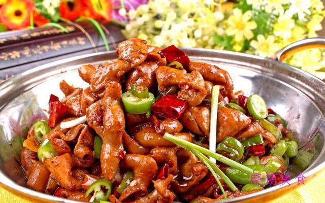 秘制辣子鸡,香辣宫保鸡丁,麻辣肥肠的家常做法,美味又下饭