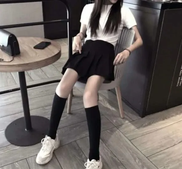 学生妹上课瘦腿太难3动作让你坐着瘦校花都在偷偷练呦