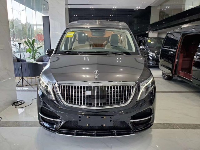 新款双色奔驰迈巴赫vs900总裁座驾 内外兼修极致完美