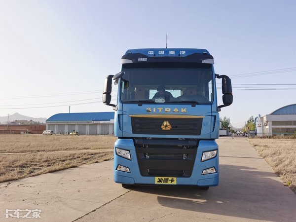 2020款重汽汕德卡牵引车配超高顶驾驶室,售价45万元值吗?_腾讯新闻