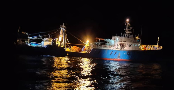 尼日利亚海军解救遭劫中国渔船 18名船员安全获救