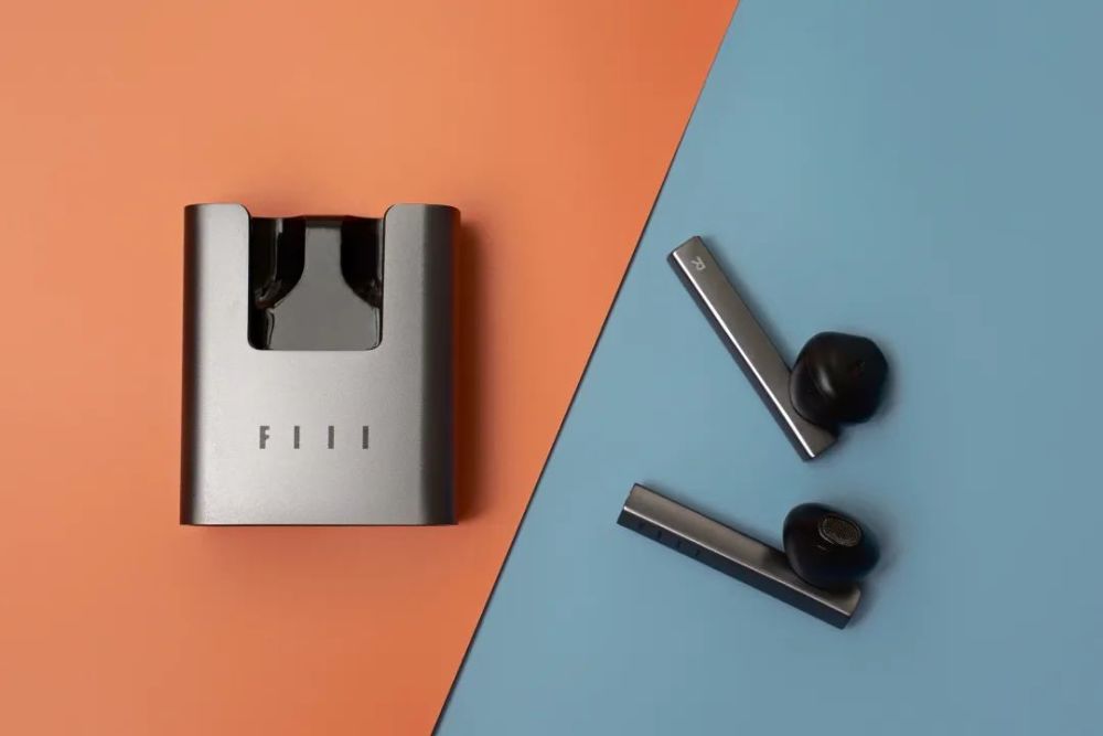 有音质,有颜值,佩戴0感觉的fiil无线耳机,如临现场爽炸了_腾讯新闻