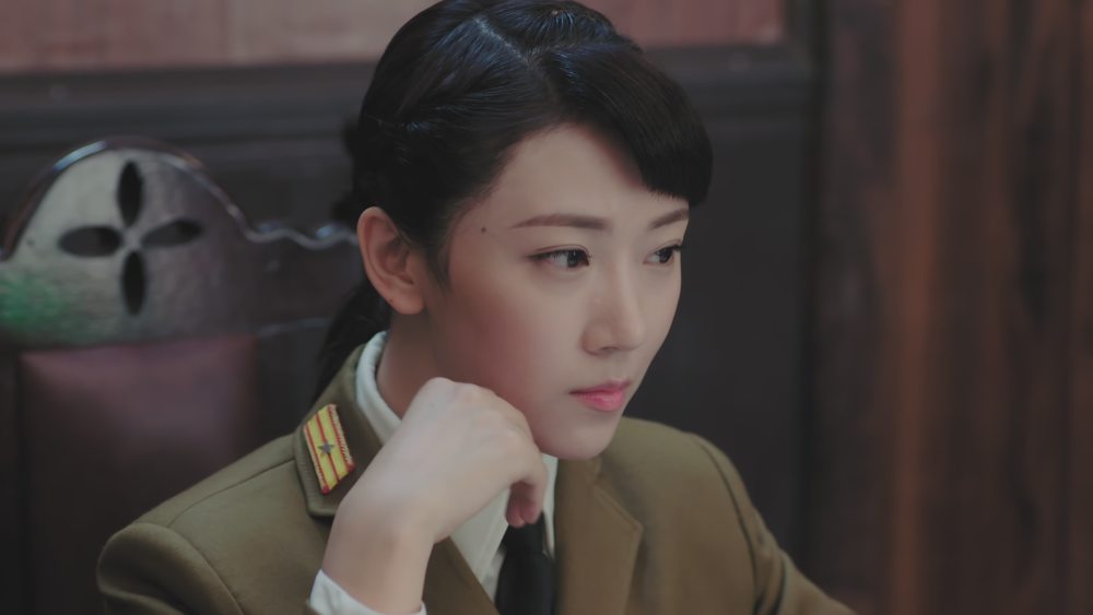 《秋蝉》纯子给的压力并不大,想让叶冲暴露,还得看清泉上野