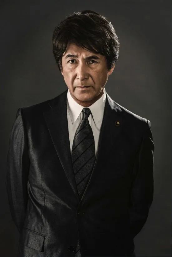 主演是老牌演员草刈正雄,日美混血的他长相英俊.