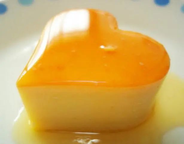 奶油布丁,香甜滑软,口感细腻,是这个夏季必学做的甜品