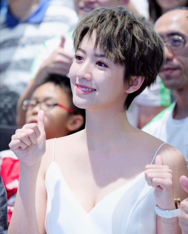 tvb小花蔡思贝谈网络暴力:好多人叫我去死,但我也是妈妈生的!