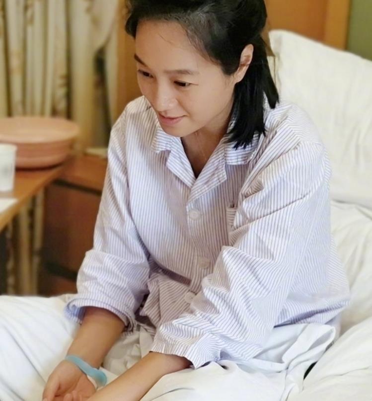 朱丹生病住院疑情况较严重,被女儿问何时恢复显无奈:妈妈也在问医生