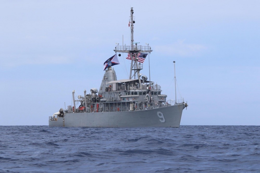 美国海军3艘扫雷舰窜入东海海域 高扬着星条旗大搞扫雷演练_腾讯新闻