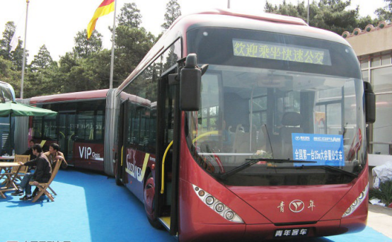 三节车身总长25米只生产了1台陆地最大巴士为何不受待见