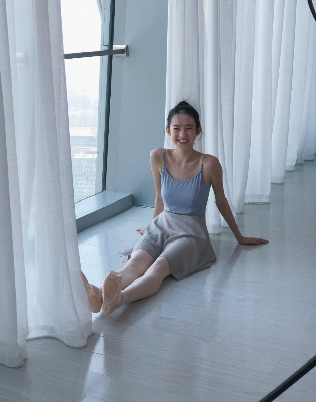 张艺凡曾是芭蕾舞专业第一看到她穿体操服绝美