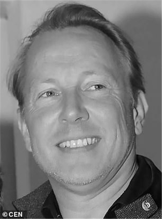 德国王子奥托骑摩托车身亡享年55岁,事故现场照曝光