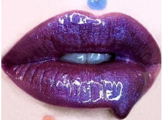 灵签占卜:你第一眼觉得哪个嘴唇最恶心?测你今生躲不过的劫难是什么?