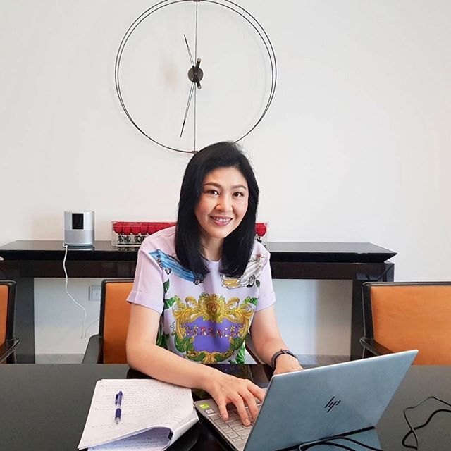 泰国前总理英拉近照曝光疫情期间居家健身称想家就听泰国音乐