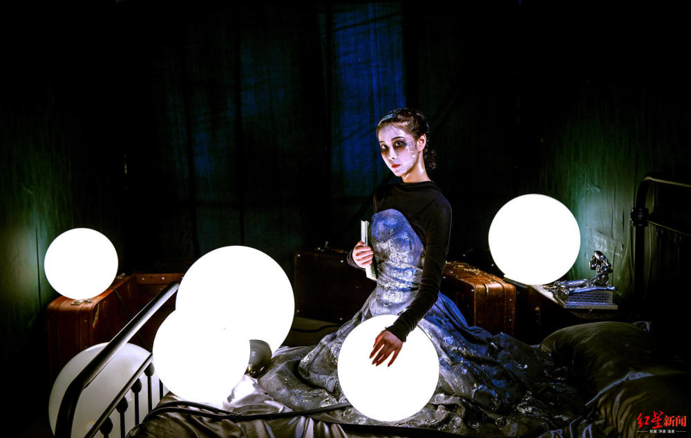 成都偷心正式复演有观众从北京坐飞的赶来