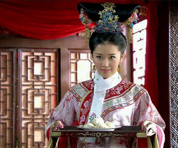 格格,侧福晋有何区别,为什么《如懿传》中,王爷的小妾叫格格?